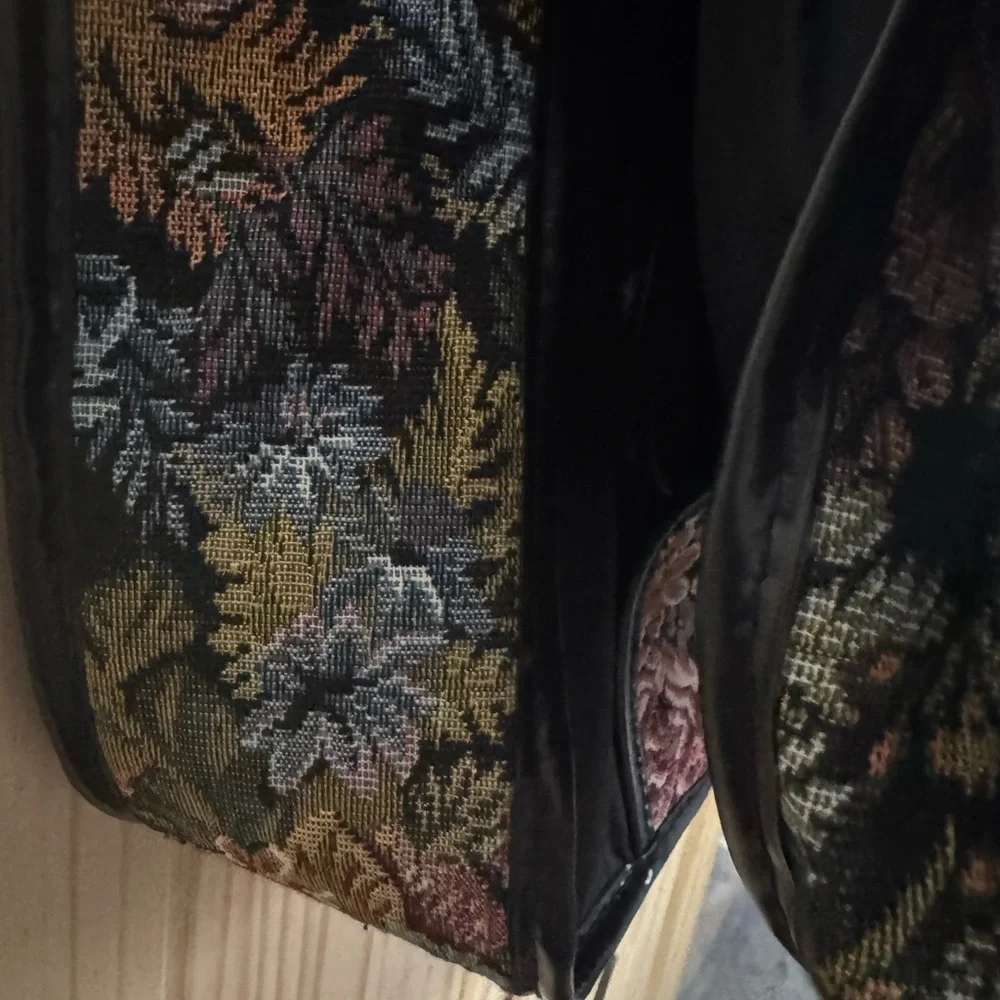 Vintage Verdi Floral Tapestry Folding Garment Travel Luggage